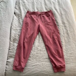 Lululemon Scuba High-Rise French Terry Jogger
Smoky Red 14 - Burgundy Relaxed